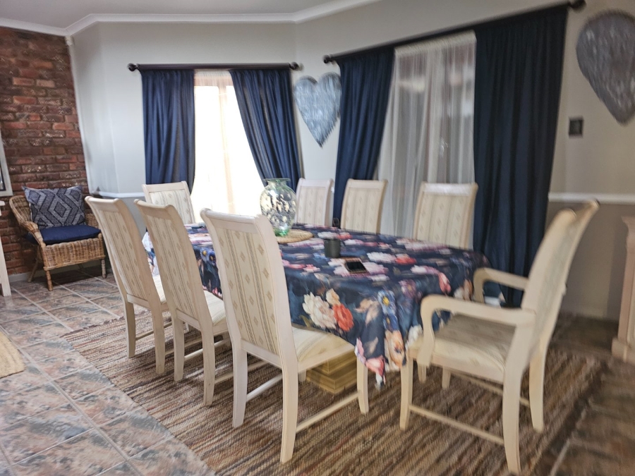 4 Bedroom Property for Sale in Heiderand Western Cape